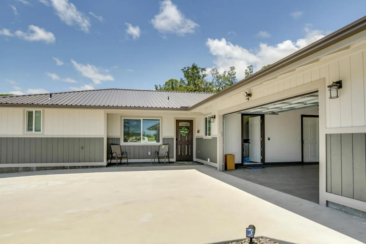 Keaau Getaway With Patio, 3 Mi To Shipman Beach! United States