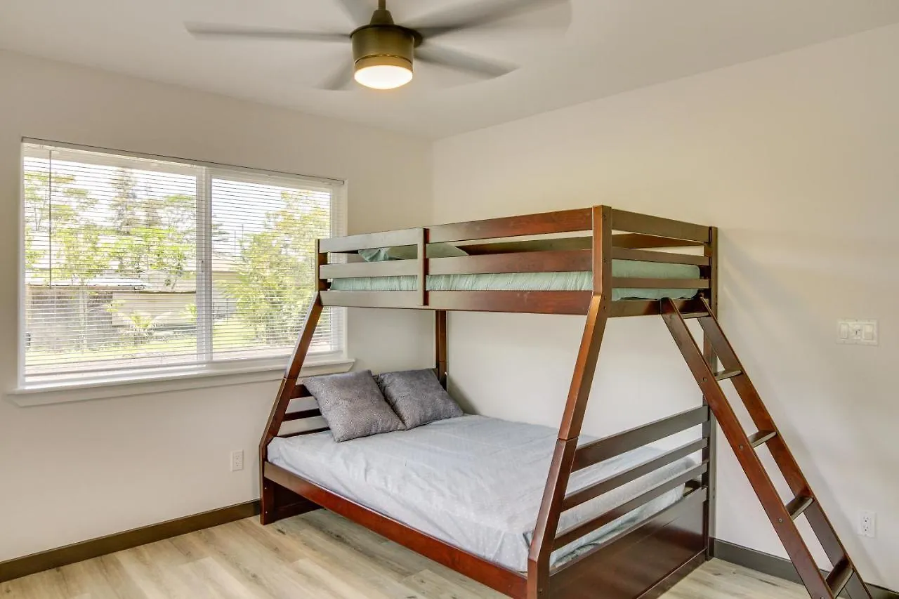 Keaau Getaway With Patio, 3 Mi To Shipman Beach!